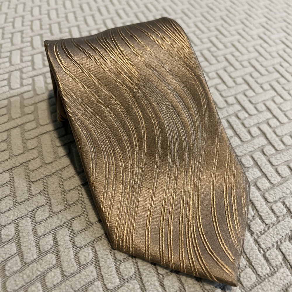 VIA EUROPA Necktie GOLD wavy 100% Silk  61"L X 3.5"W